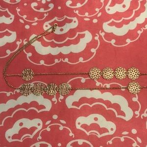 Long gold necklace roughly 20 inches